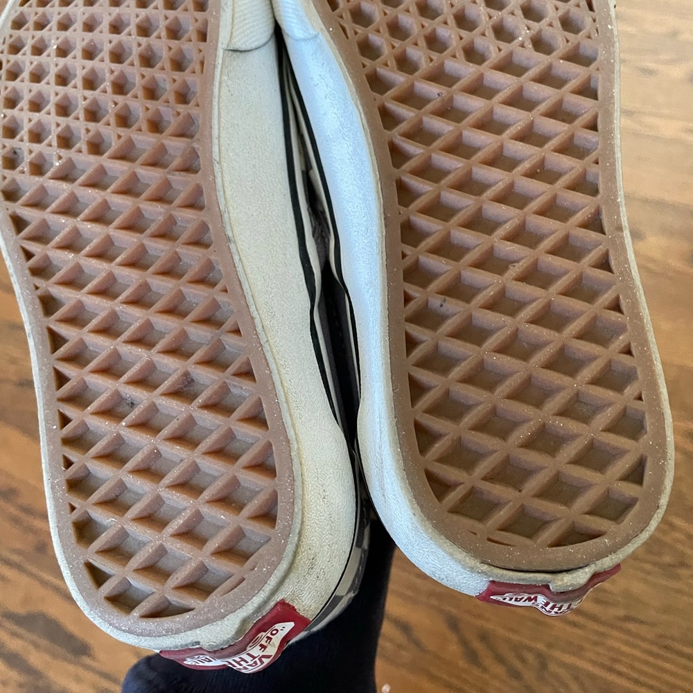 Checkered slip on vans - Picture 3 of 5